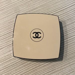 Chanel LES BEIGES medium